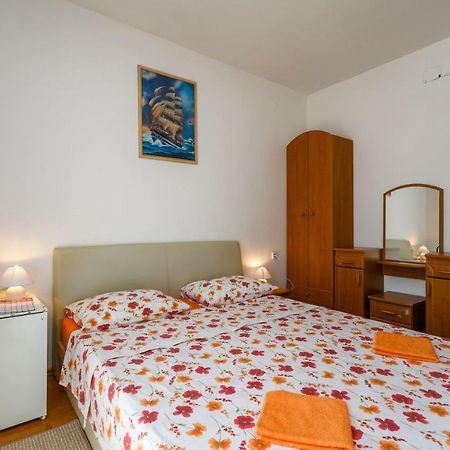 Holiday House Snjezana Krk Town Buitenkant foto